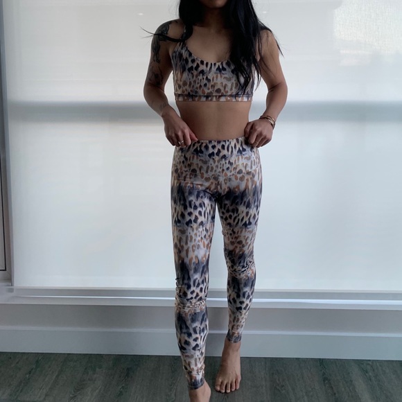 Two piece yoga set - Picture 2 of 2